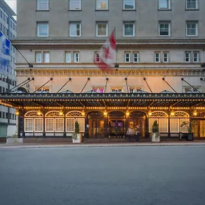 The Ritz-carlton, Отель